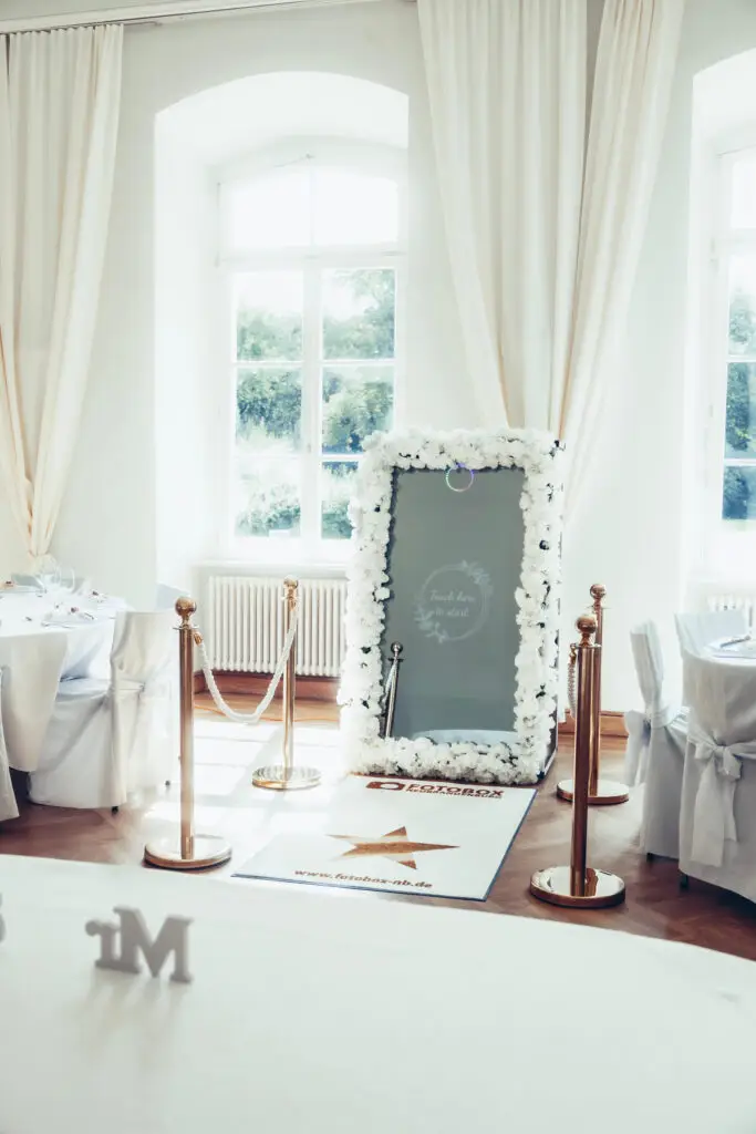 Luxus-Fotospiegel für Ihre Hochzeit – Rahmen in Silber, Weiß, Gold-Barock oder mit Blumen